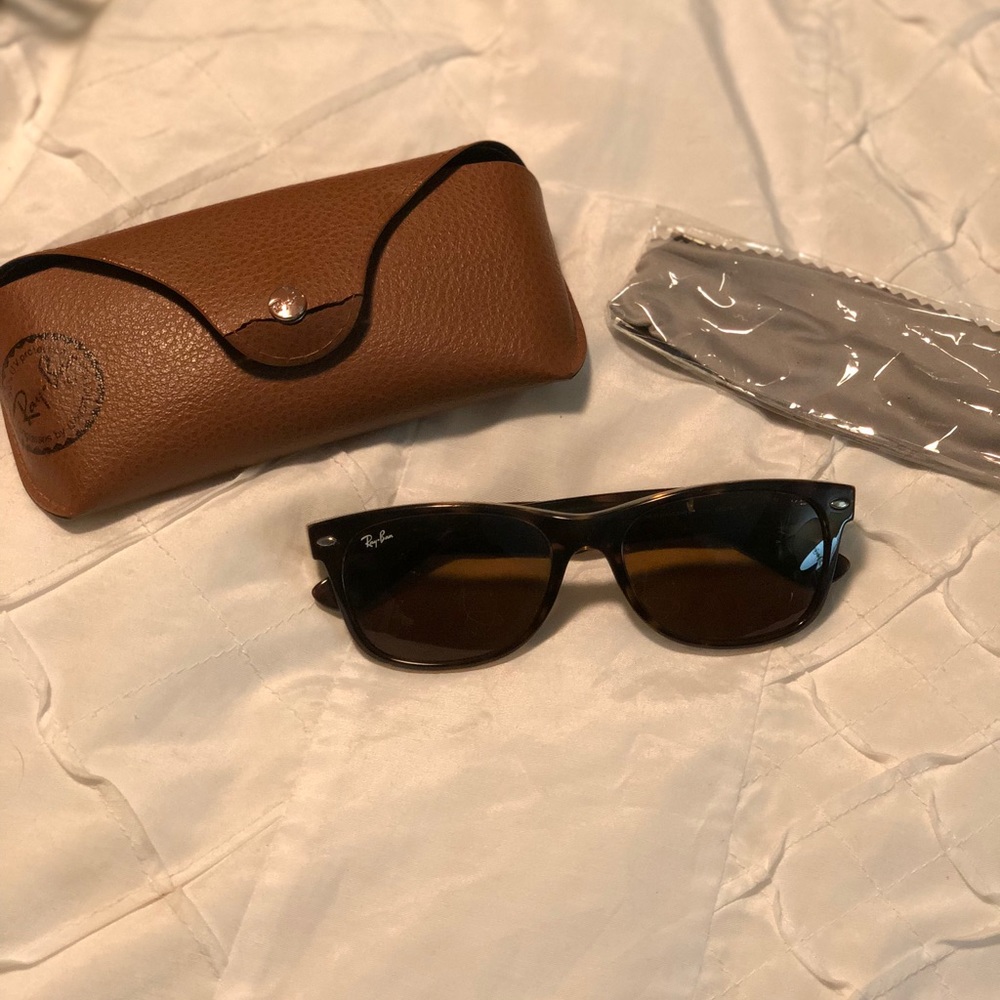 AUTHENTIC Ray-Bans dark brown wayfarers